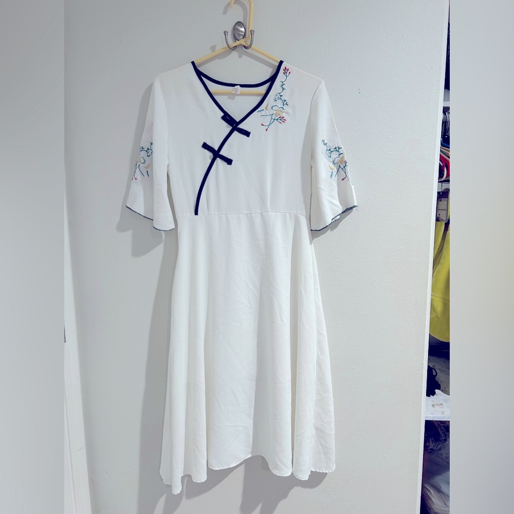 Embroided Chinese Style Tradition Dress Size M